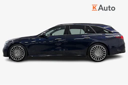 Sininen Mercedes-Benz E 2025 kuva 5.