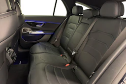 Sininen Mercedes-Benz E 2025 kuva 8.