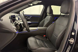 Sininen Mercedes-Benz E 2025 kuva 14.