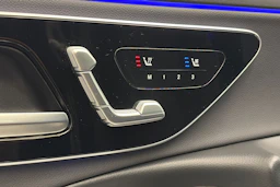 Sininen Mercedes-Benz E 2025 kuva 15.