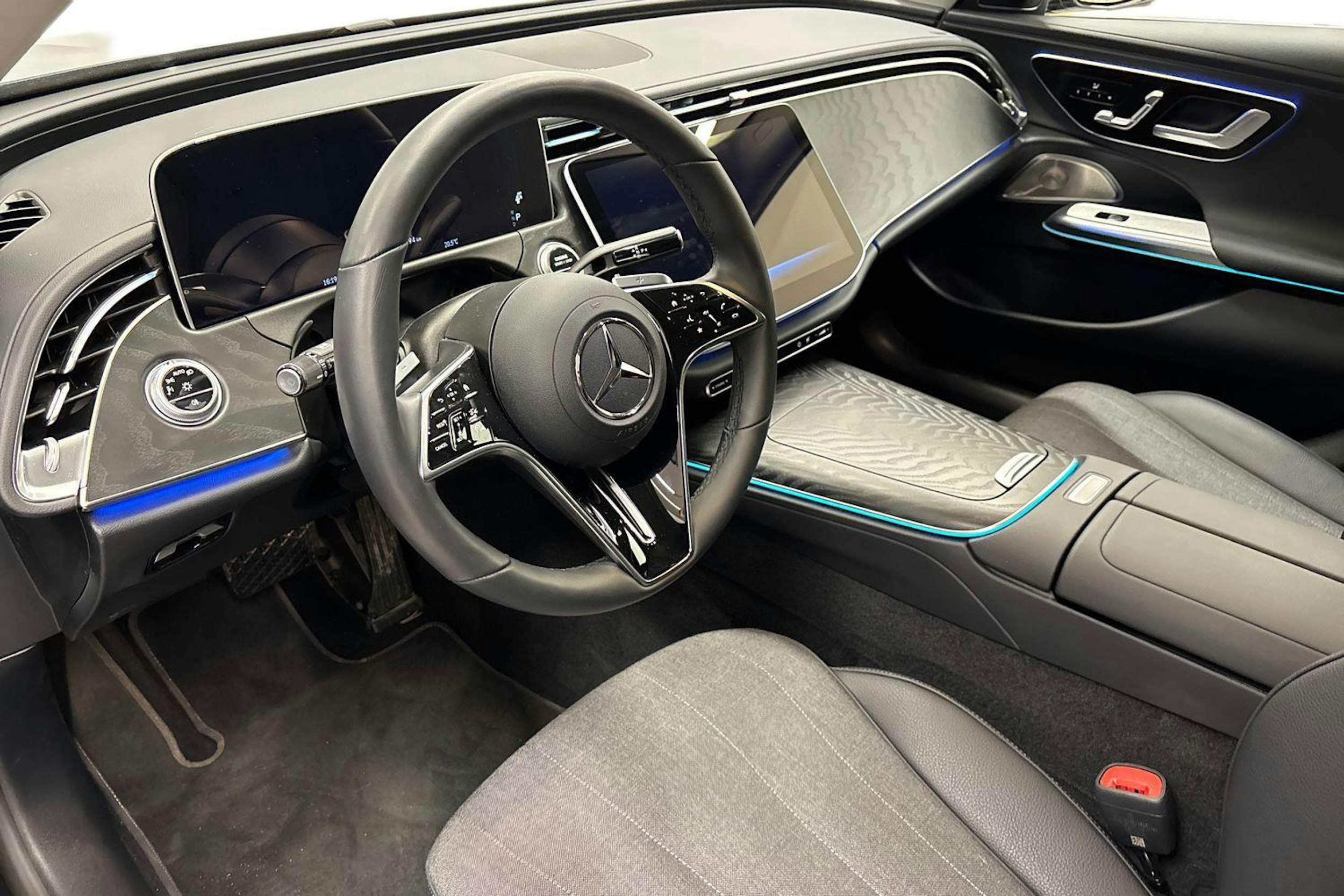 harmaa Mercedes-Benz E 2025 kuva 7.