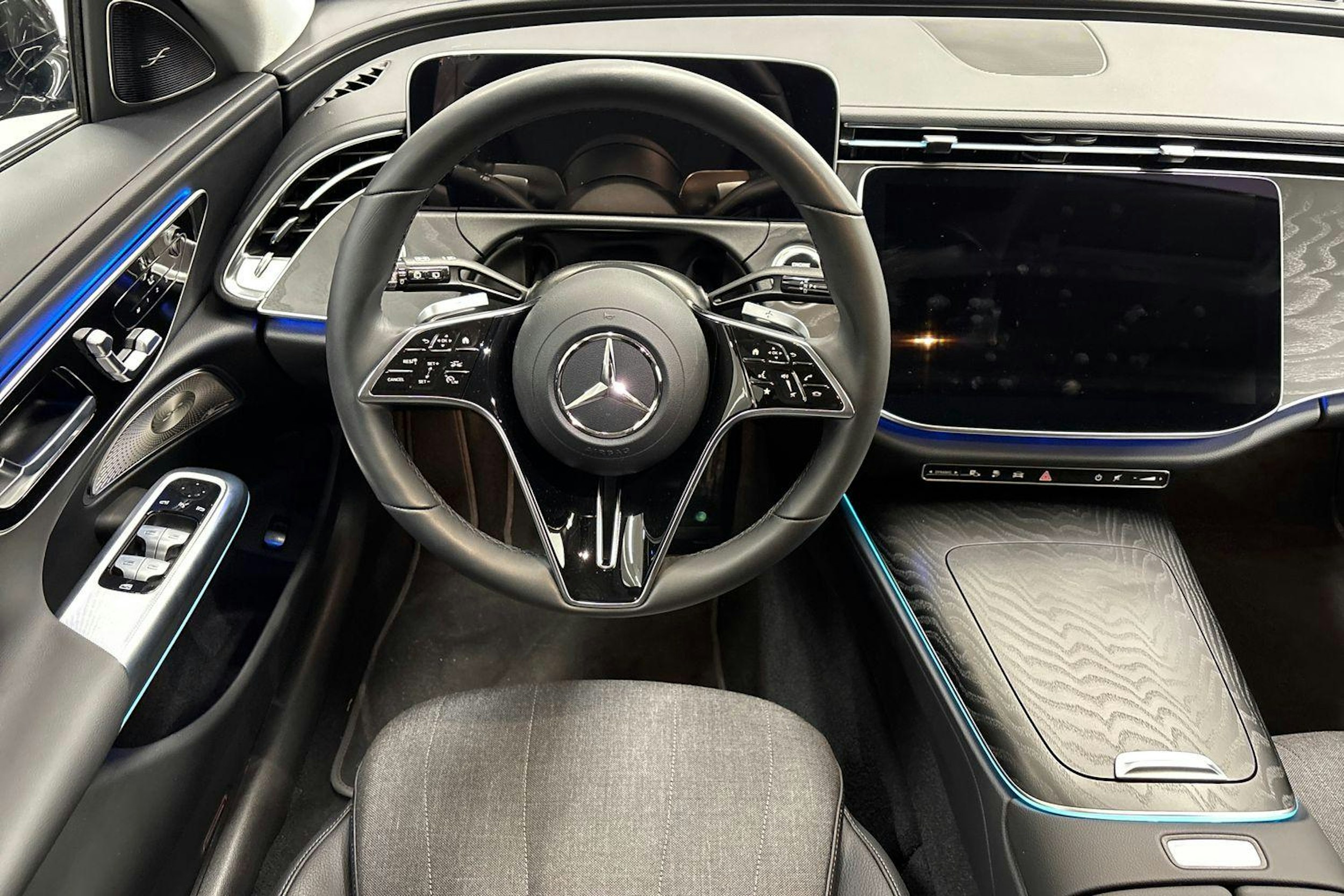 harmaa Mercedes-Benz E 2025 kuva 9.