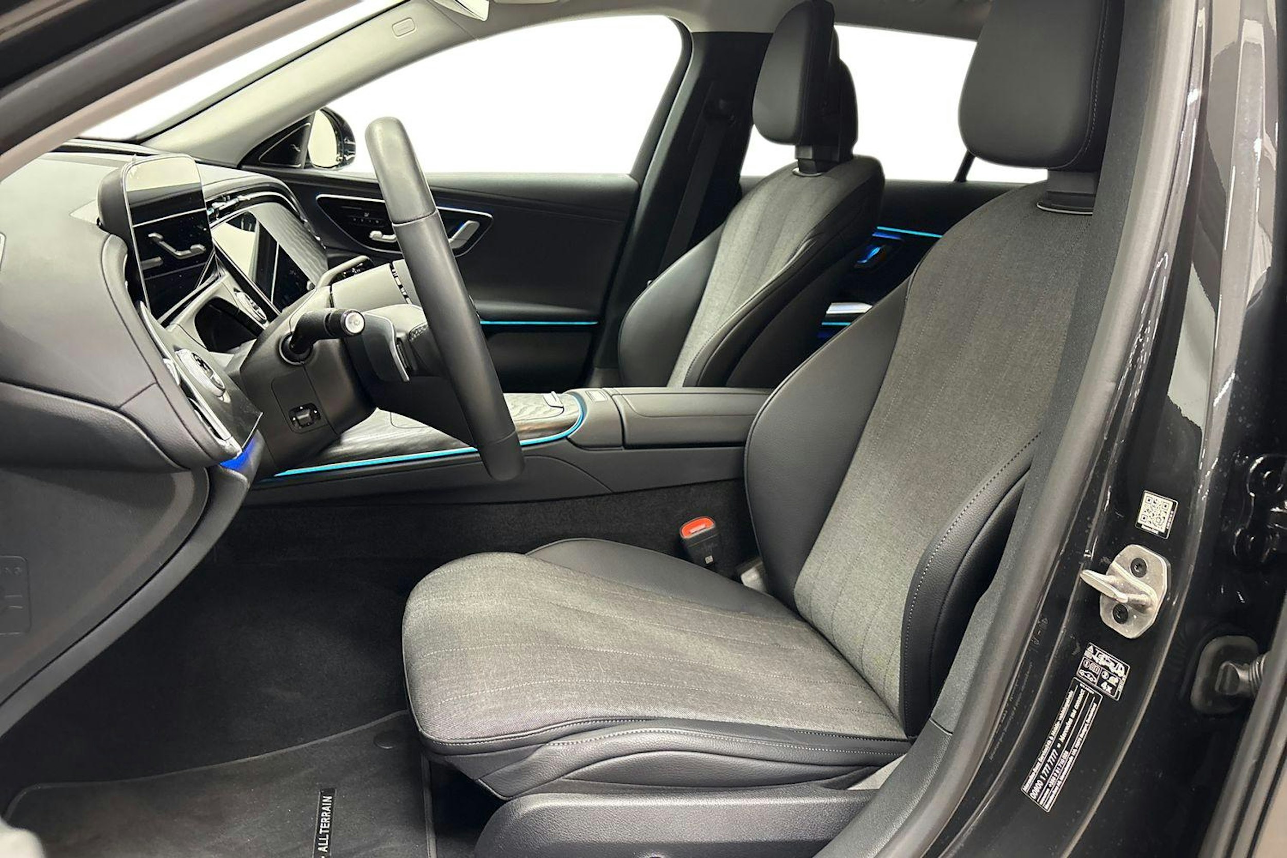 harmaa Mercedes-Benz E 2025 kuva 10.