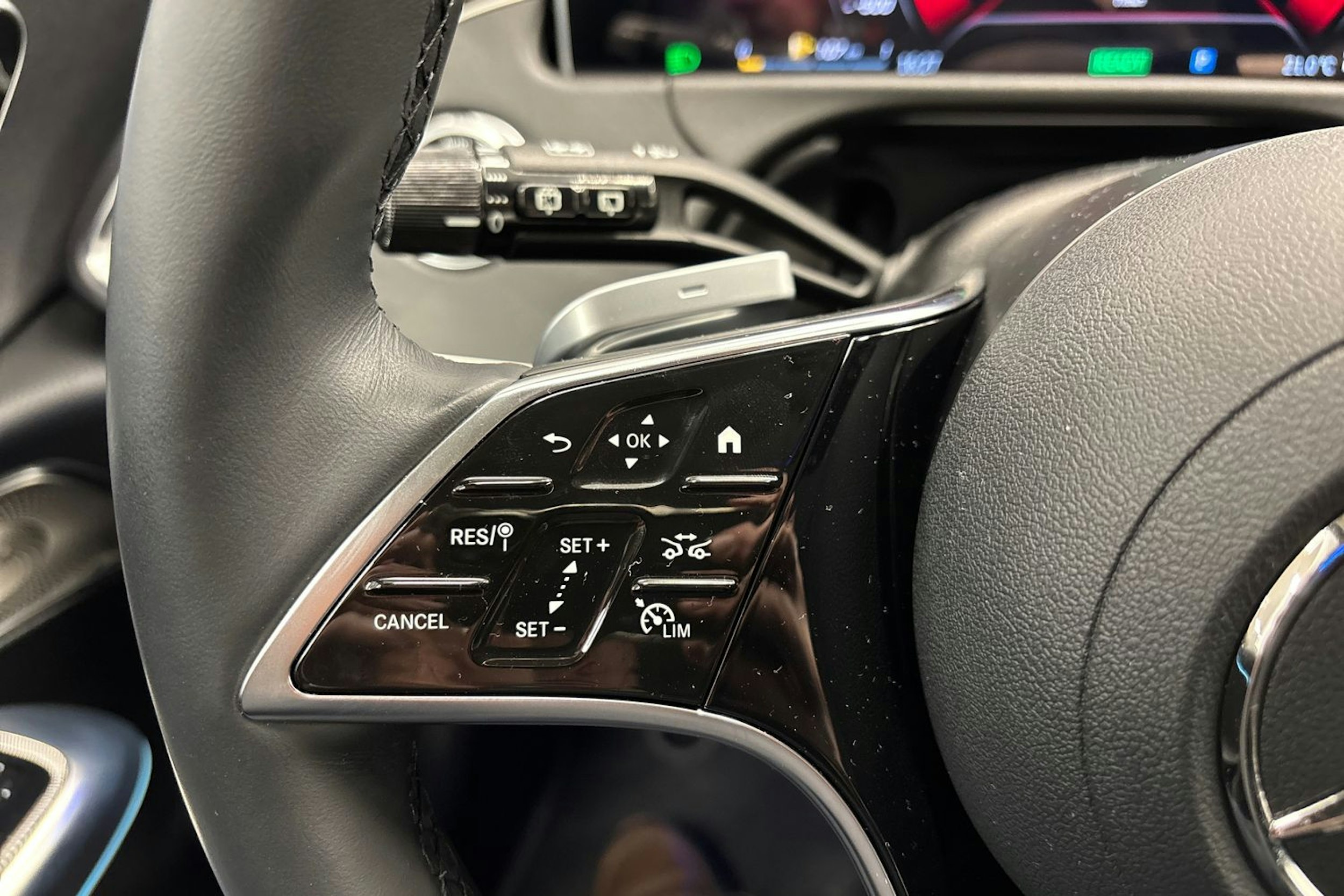 harmaa Mercedes-Benz E 2025 kuva 35.