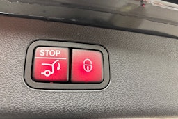 harmaa Mercedes-Benz E 2025 kuva 39.