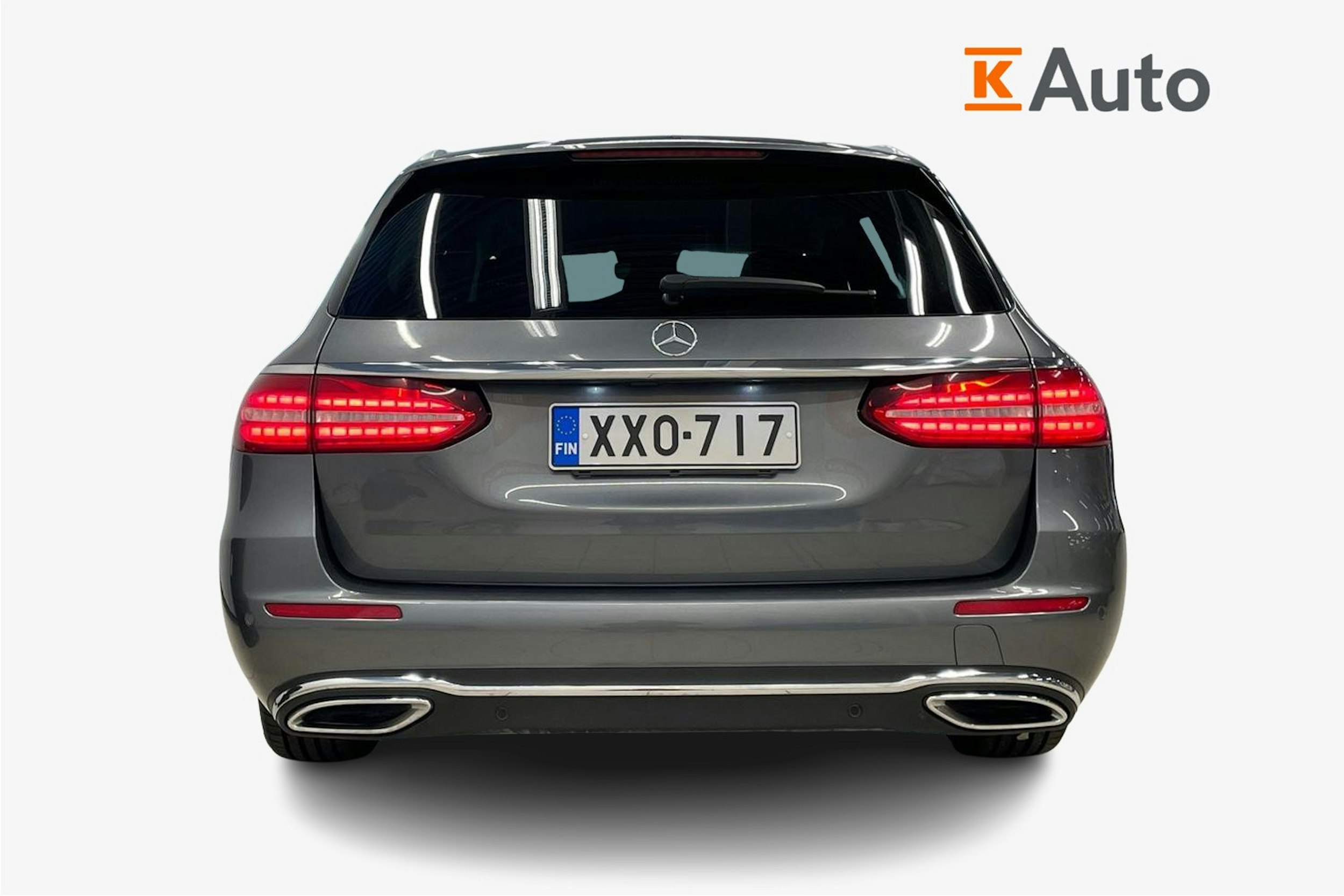 Harmaa Mercedes-Benz E 2021 kuva 3.