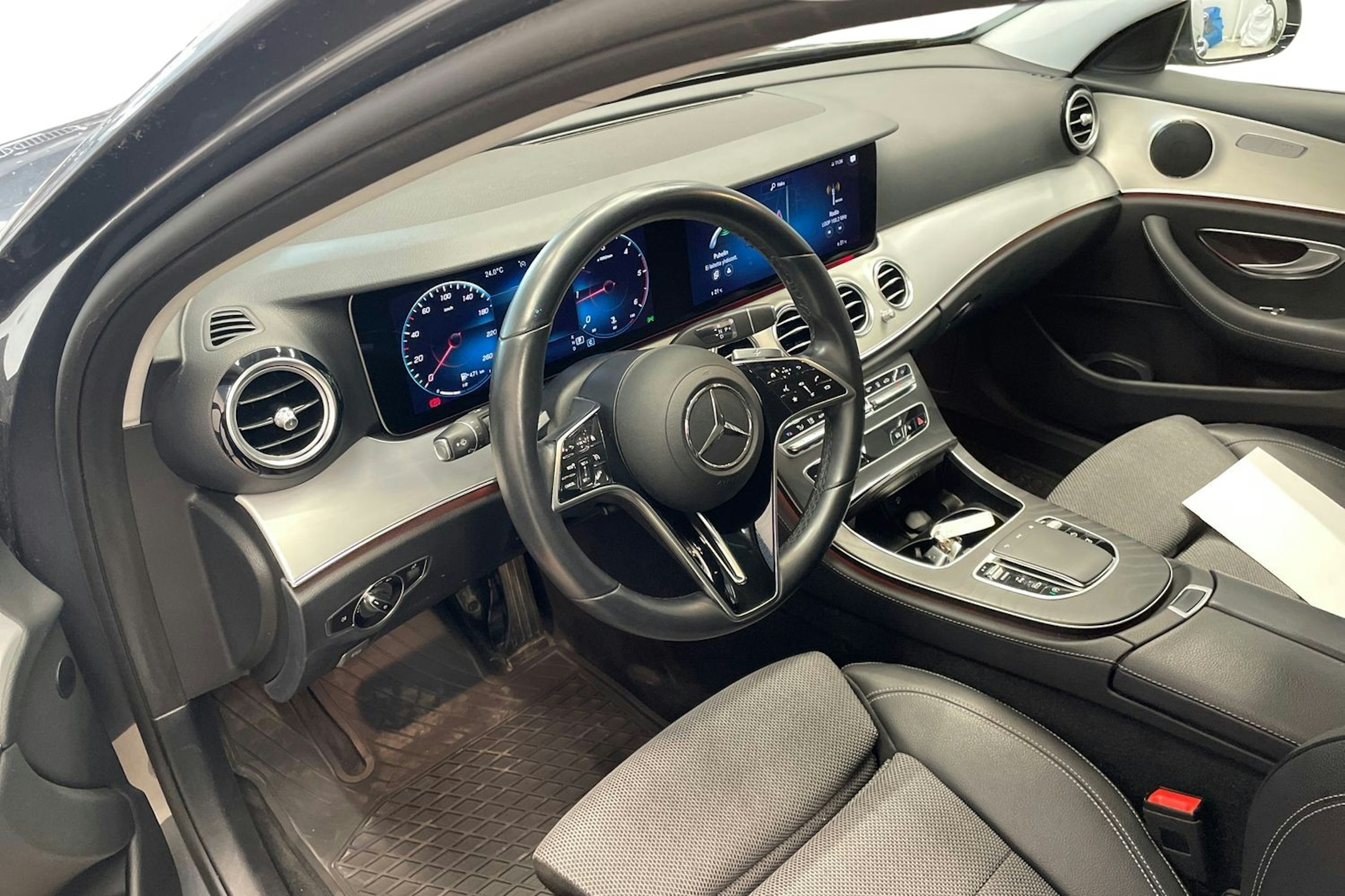Harmaa Mercedes-Benz E 2021 kuva 7.