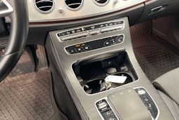 Harmaa Mercedes-Benz E 2021 kuva 17.
