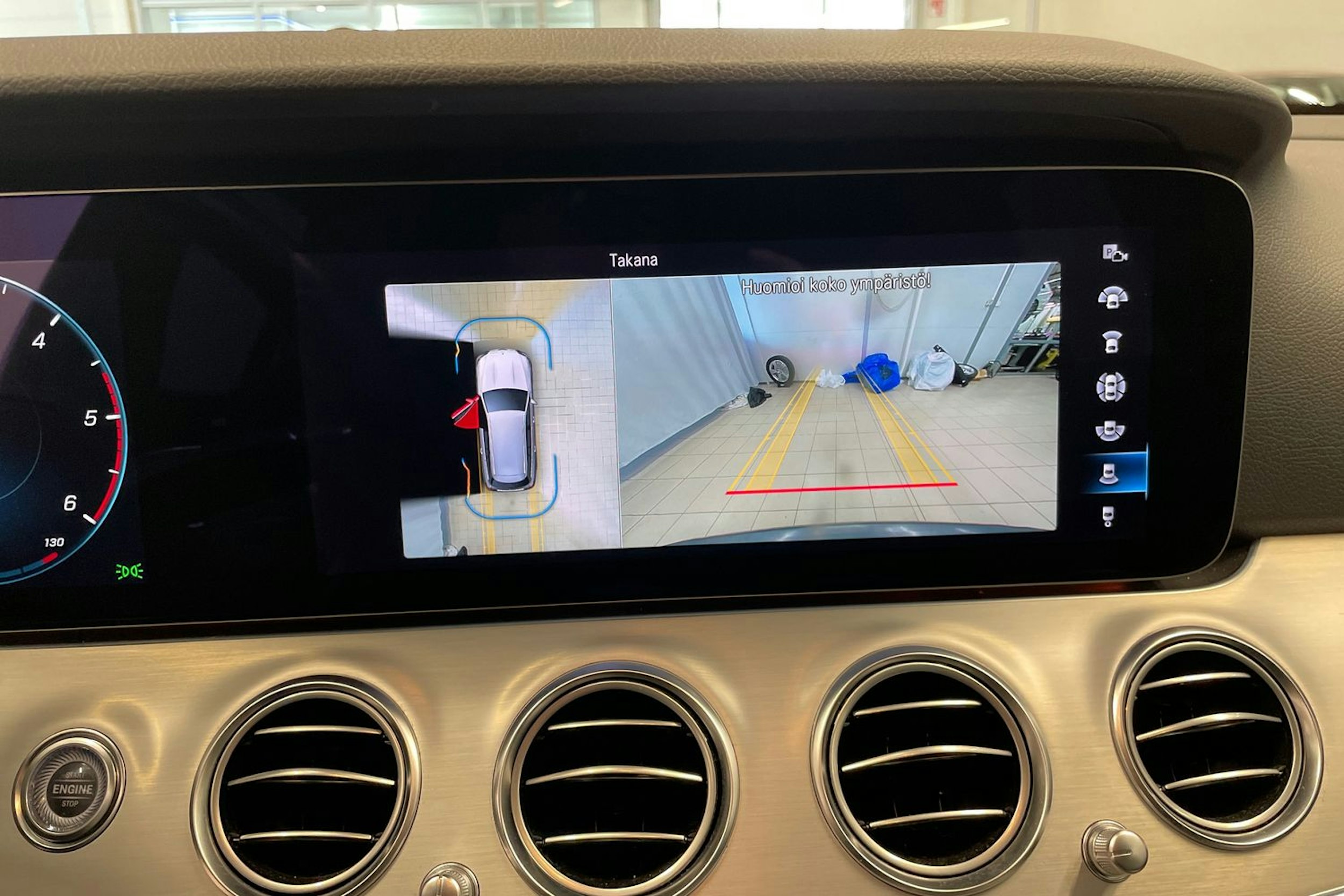 Harmaa Mercedes-Benz E 2021 kuva 18.