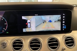 Harmaa Mercedes-Benz E 2021 kuva 18.