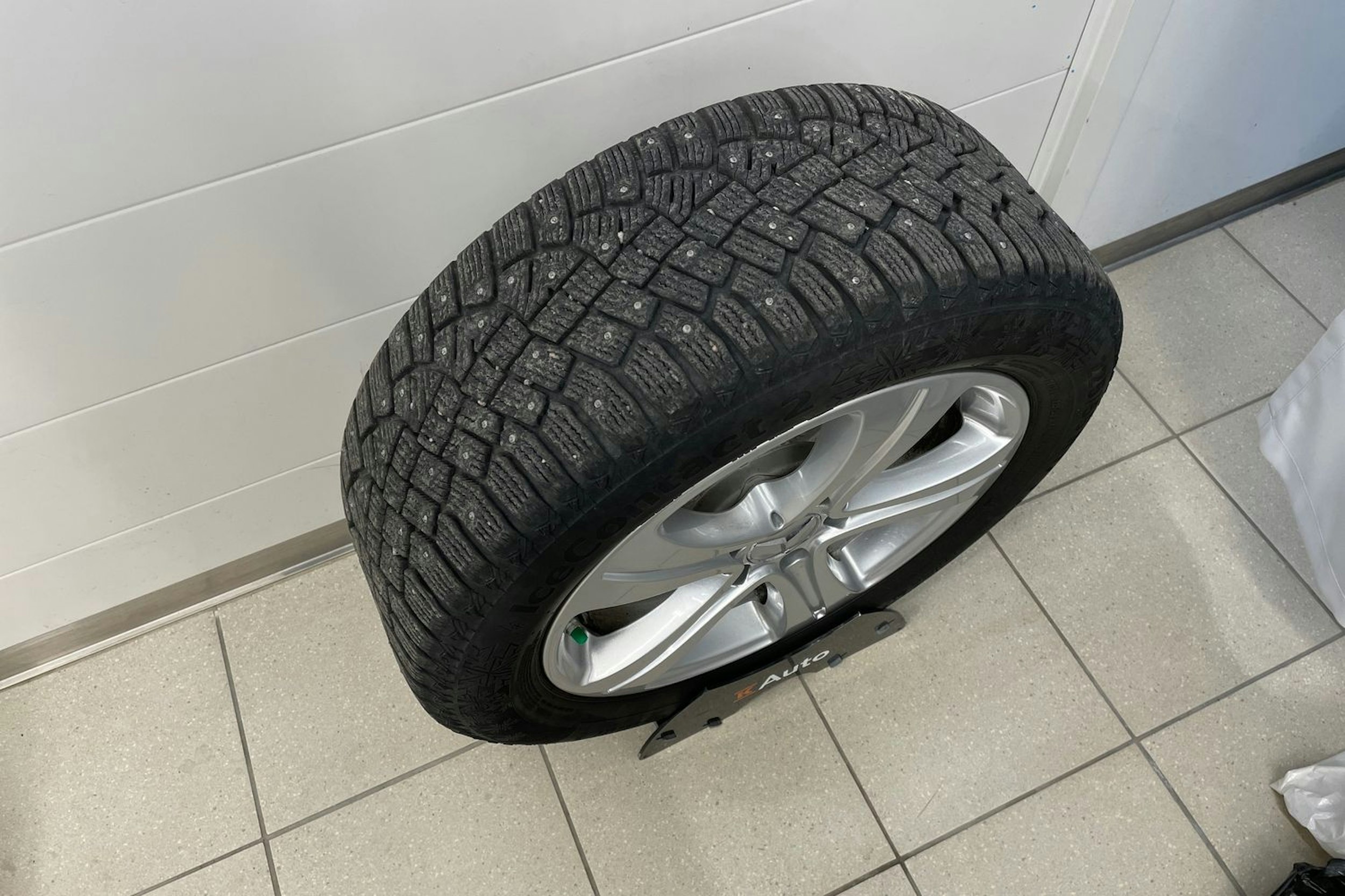 Harmaa Mercedes-Benz E 2021 kuva 25.