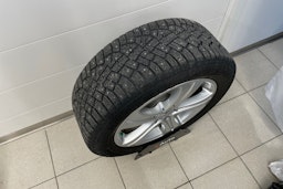 Harmaa Mercedes-Benz E 2021 kuva 25.