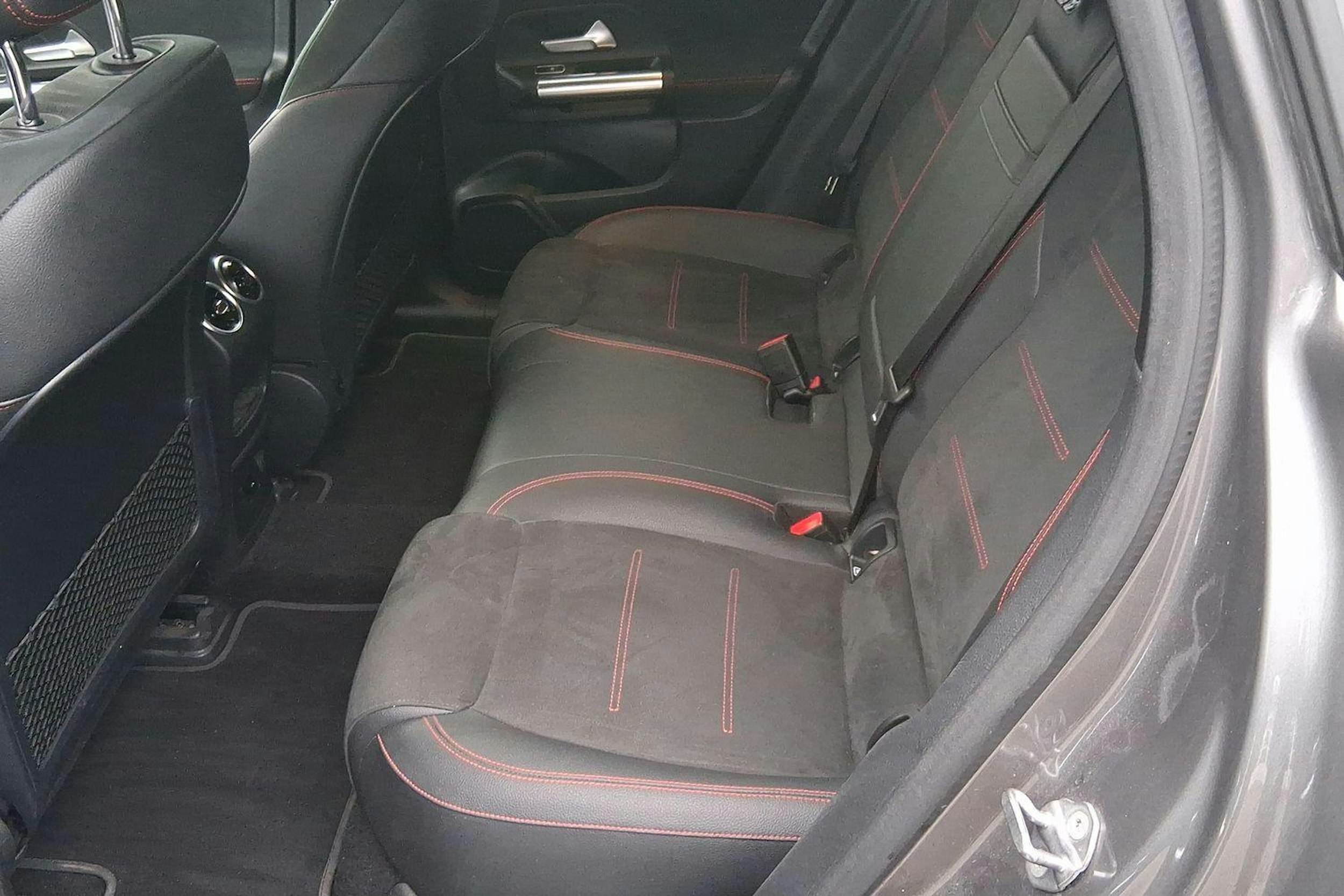 harmaa Mercedes-Benz EQA 2021 kuva 8.