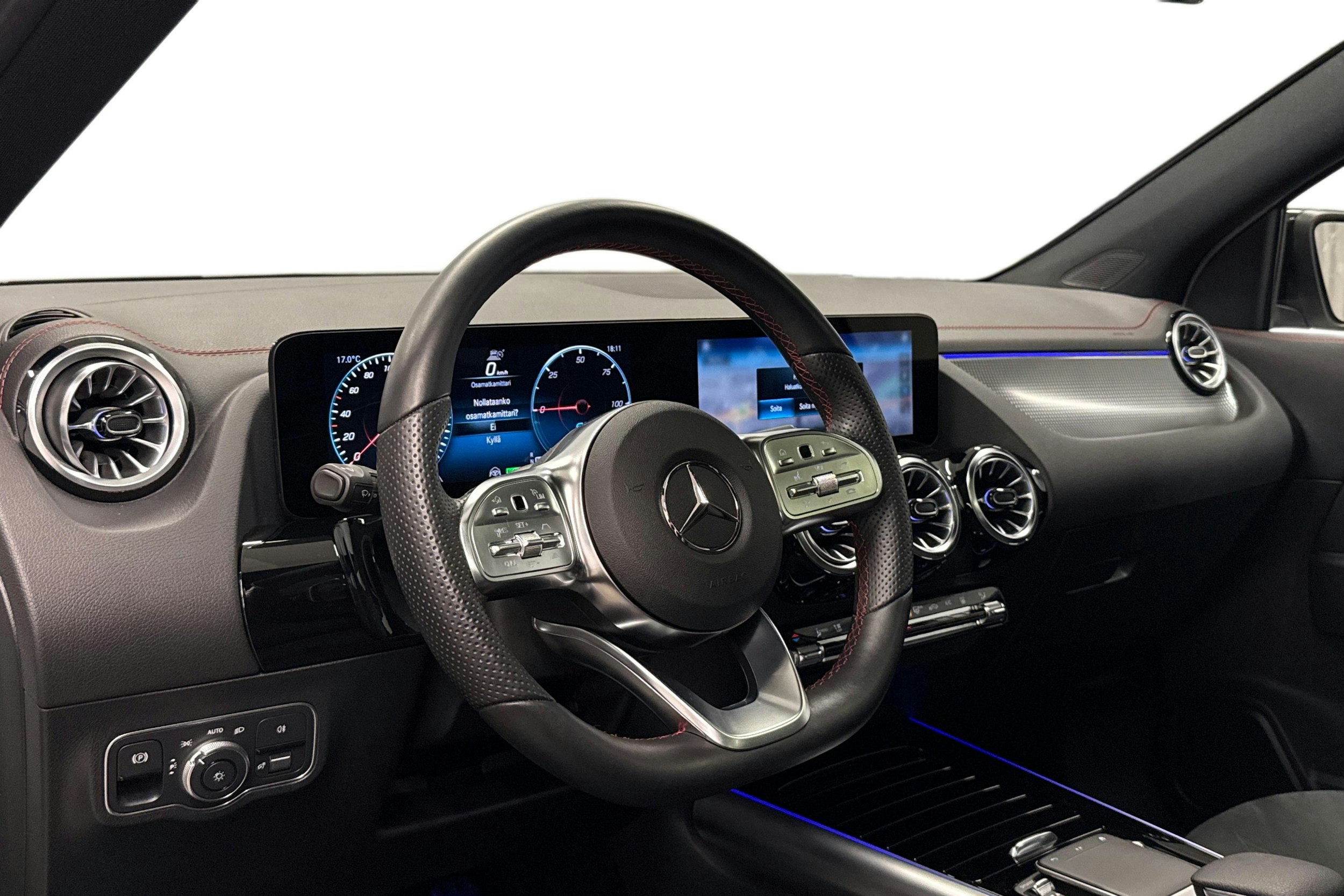 valkoinen Mercedes-Benz EQA 2022 kuva 7.