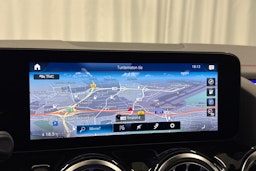 valkoinen Mercedes-Benz EQA 2022 kuva 13.