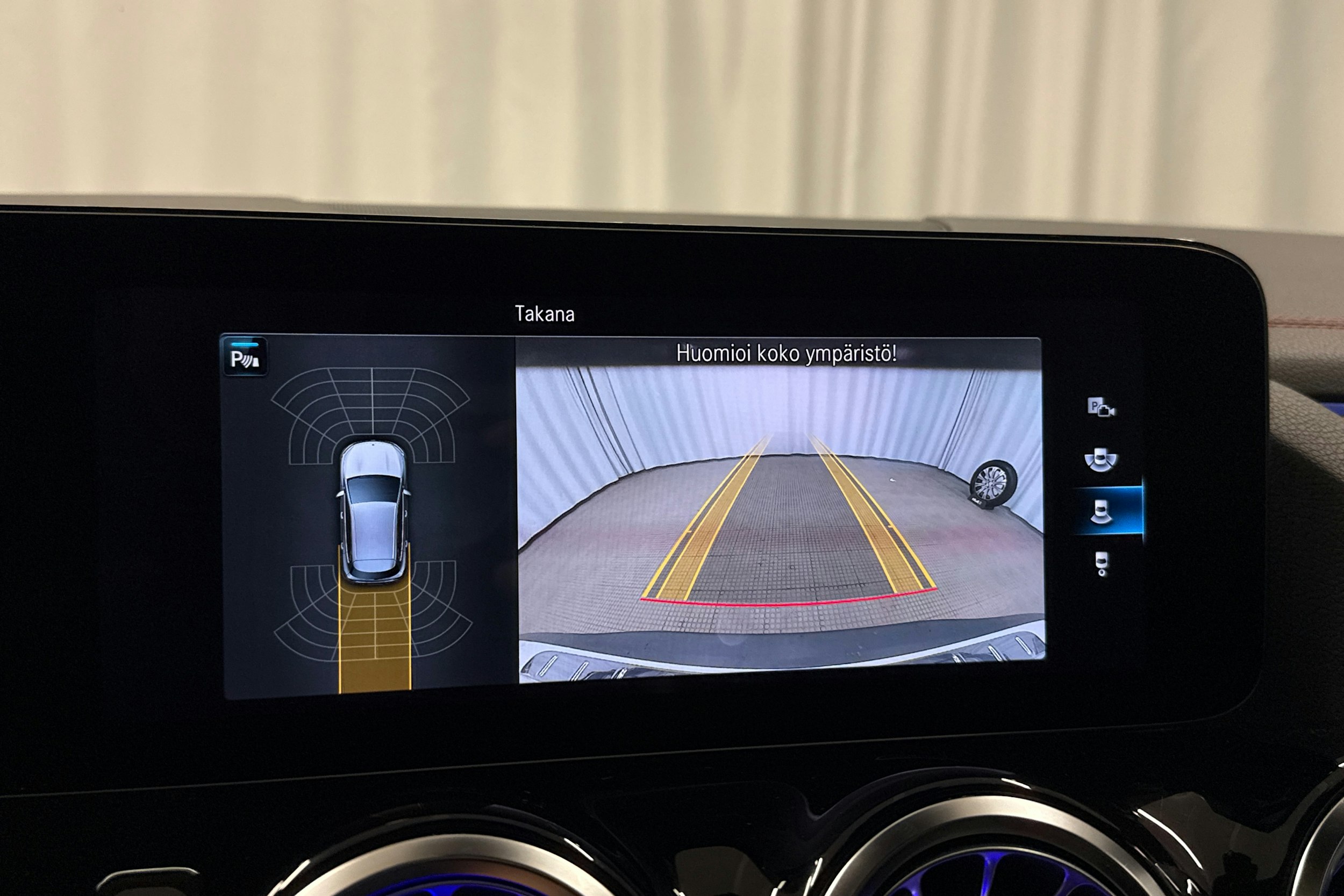 valkoinen Mercedes-Benz EQA 2022 kuva 15.