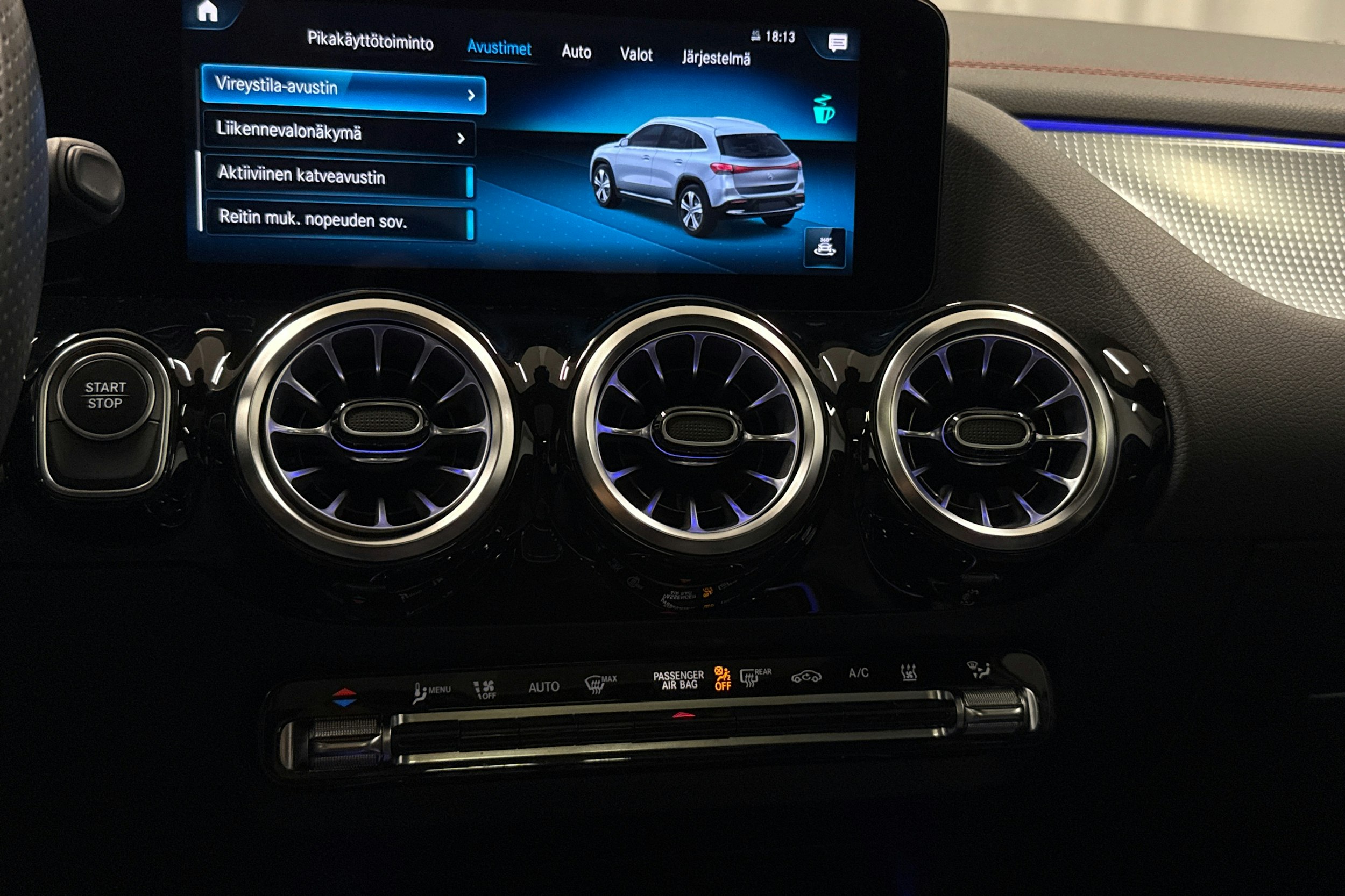 valkoinen Mercedes-Benz EQA 2022 kuva 19.