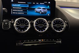 valkoinen Mercedes-Benz EQA 2022 kuva 19.