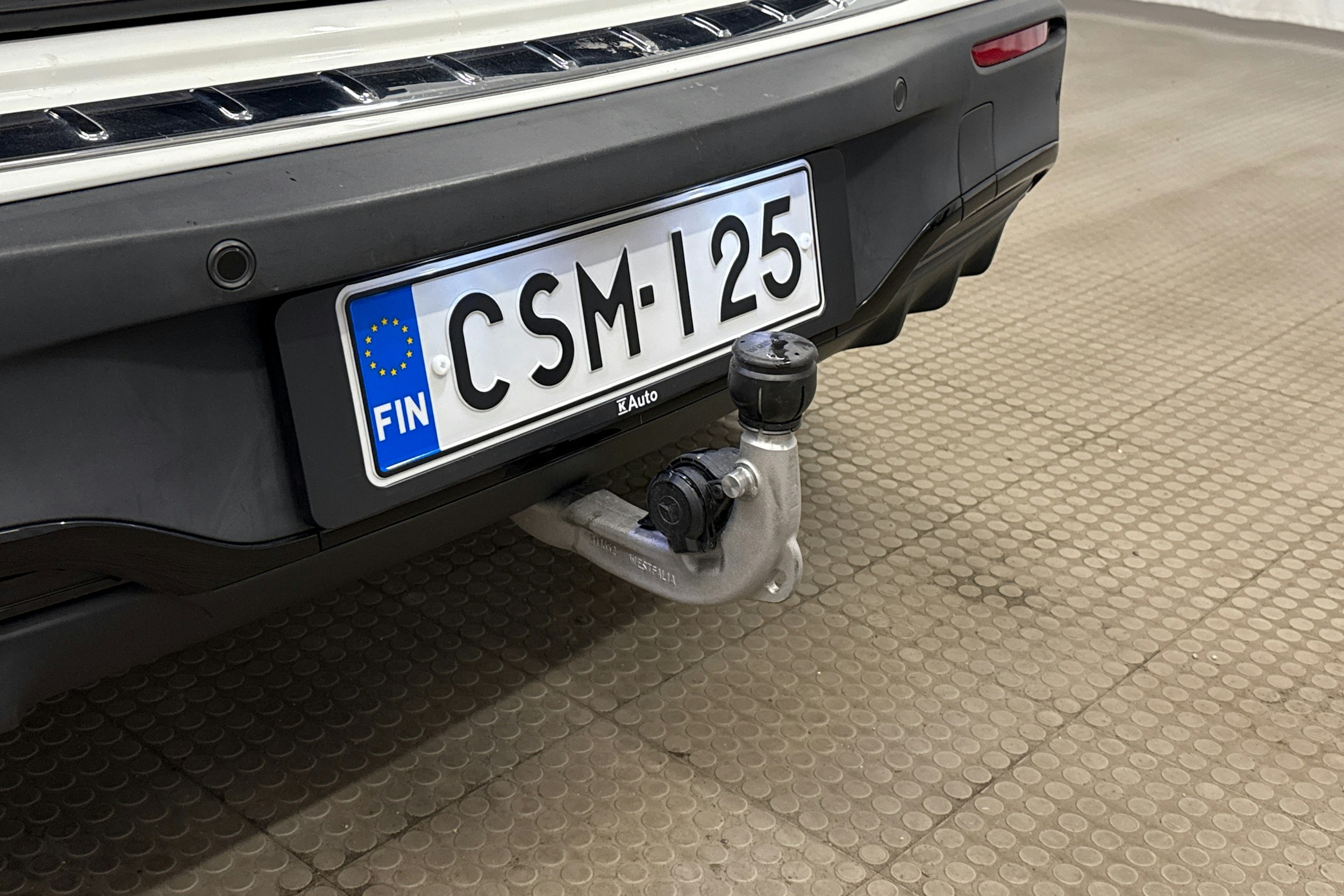 valkoinen Mercedes-Benz EQA 2022 kuva 26.