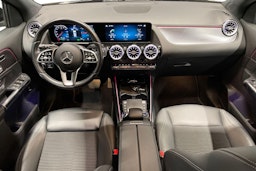 harmaa Mercedes-Benz EQA 2022 kuva 9.