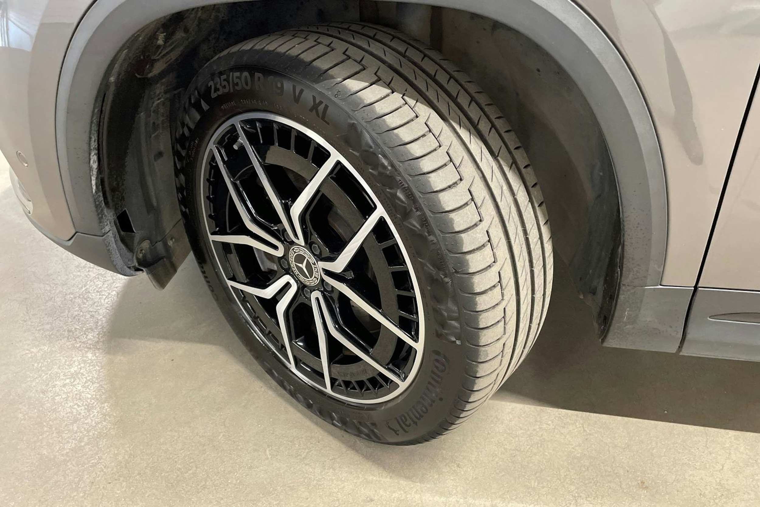 harmaa Mercedes-Benz EQA 2022 kuva 13.
