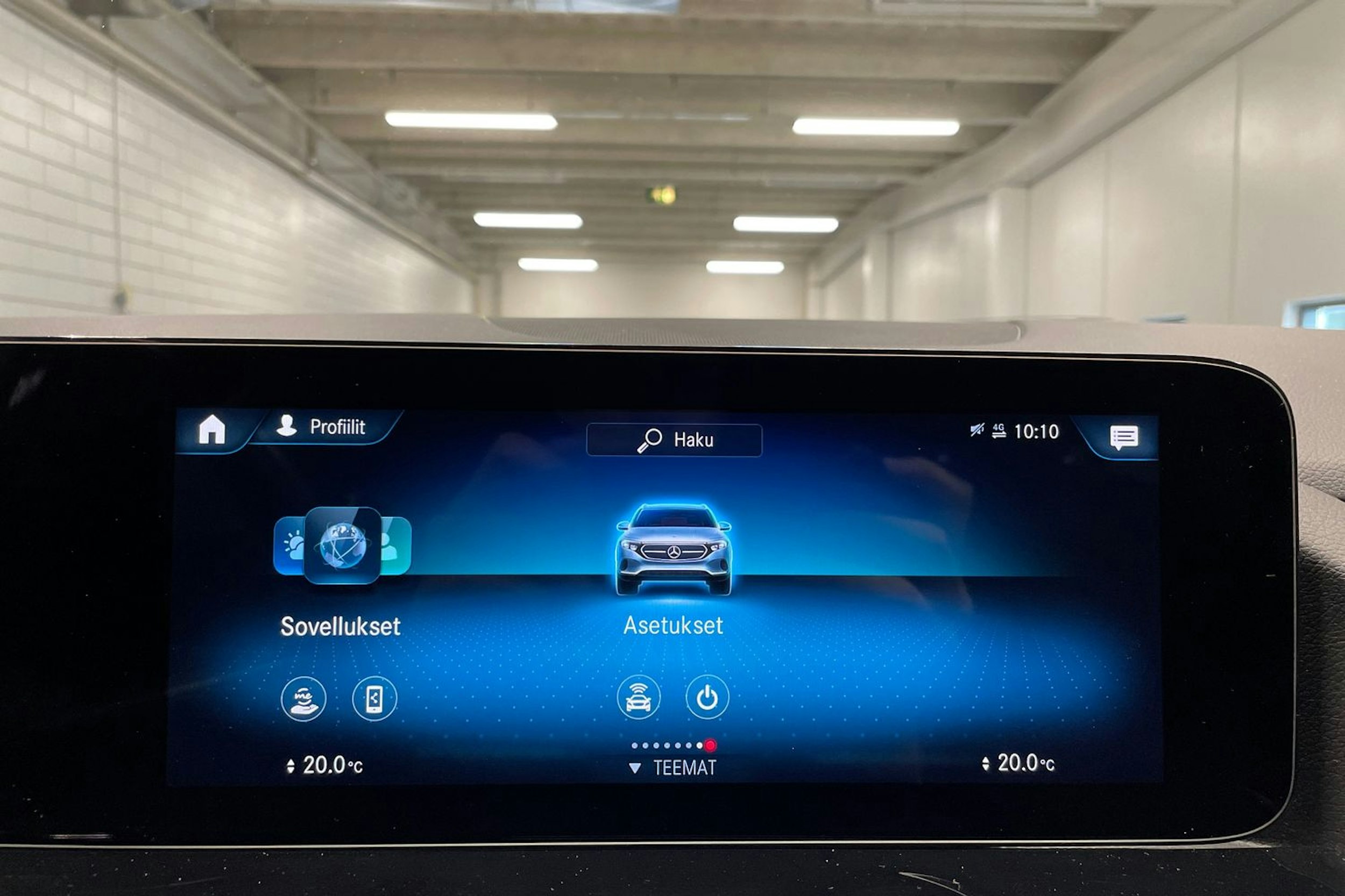 harmaa Mercedes-Benz EQA 2022 kuva 19.