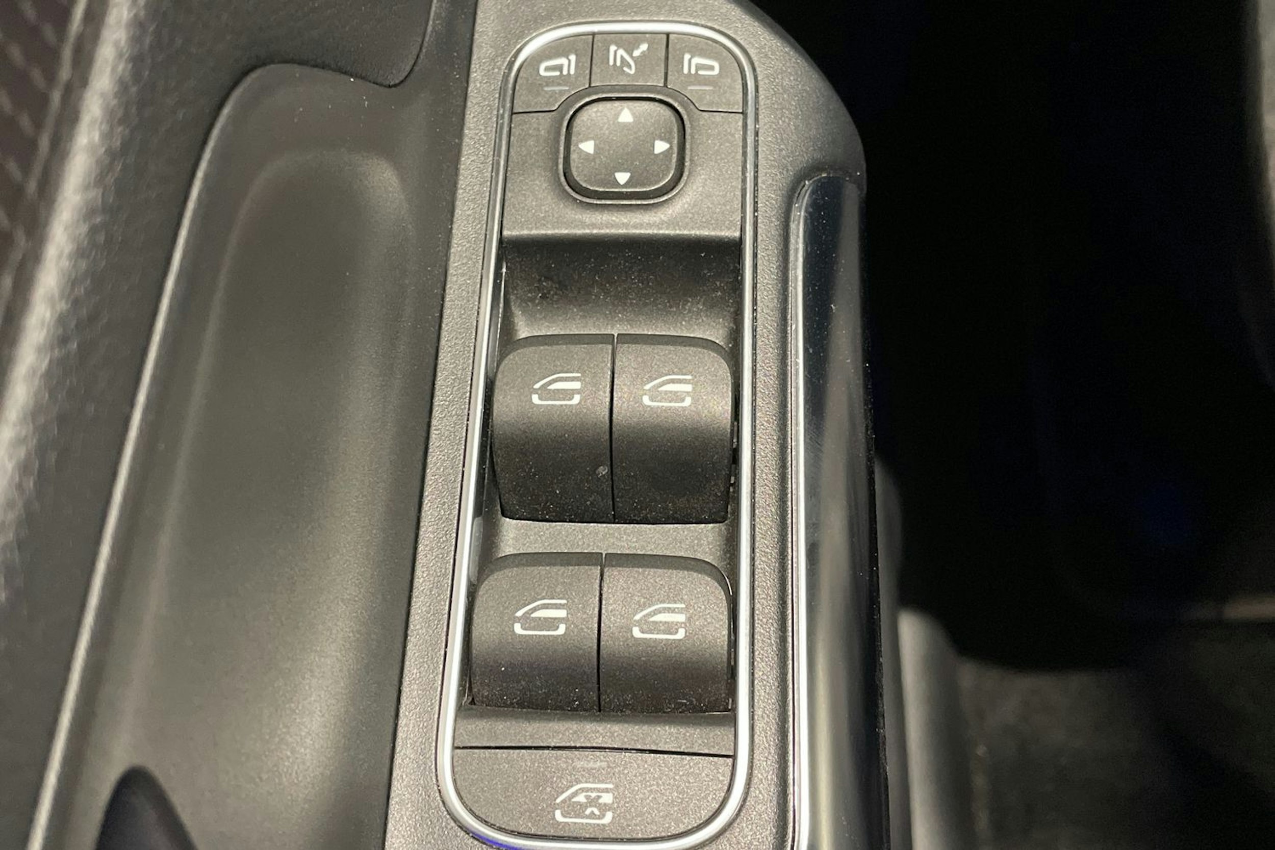 harmaa Mercedes-Benz EQA 2022 kuva 28.