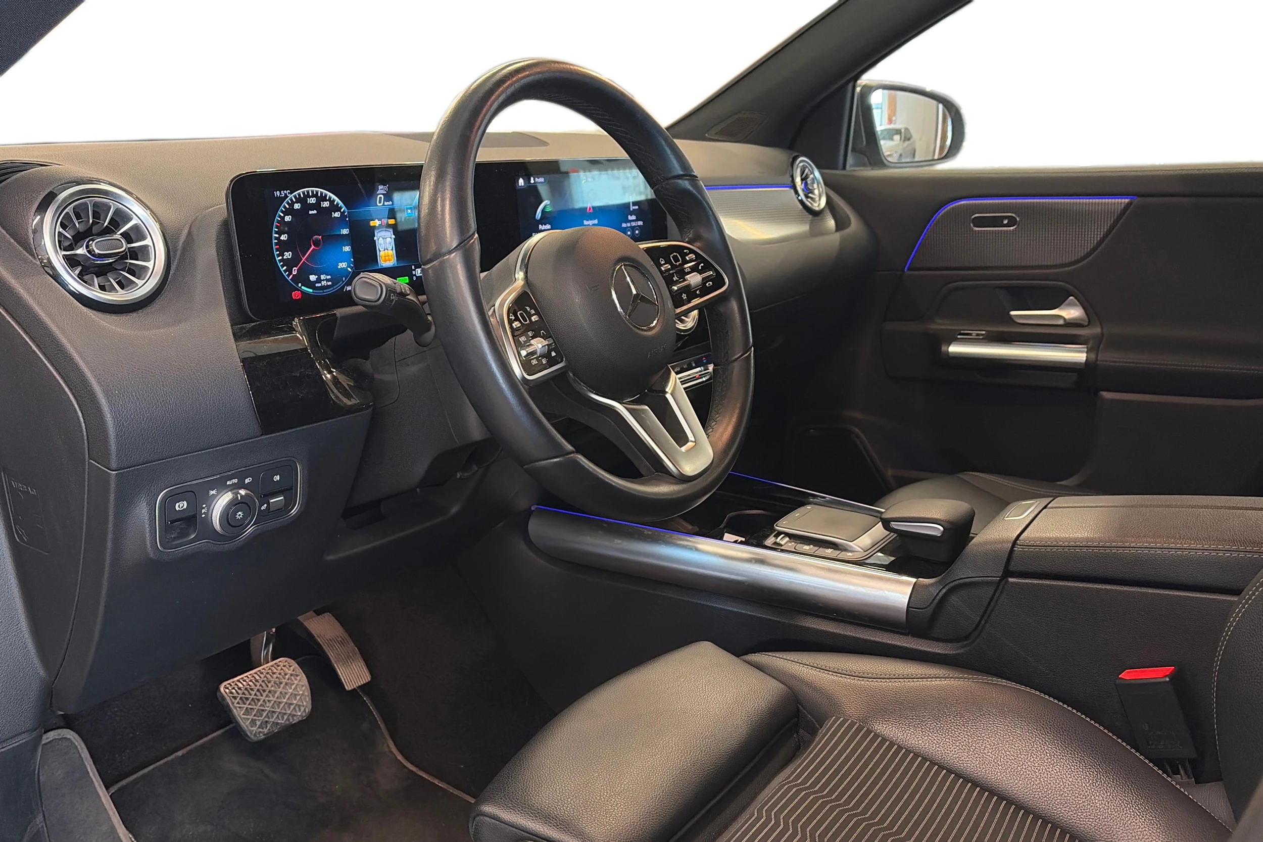 harmaa Mercedes-Benz EQA 2022 kuva 3.