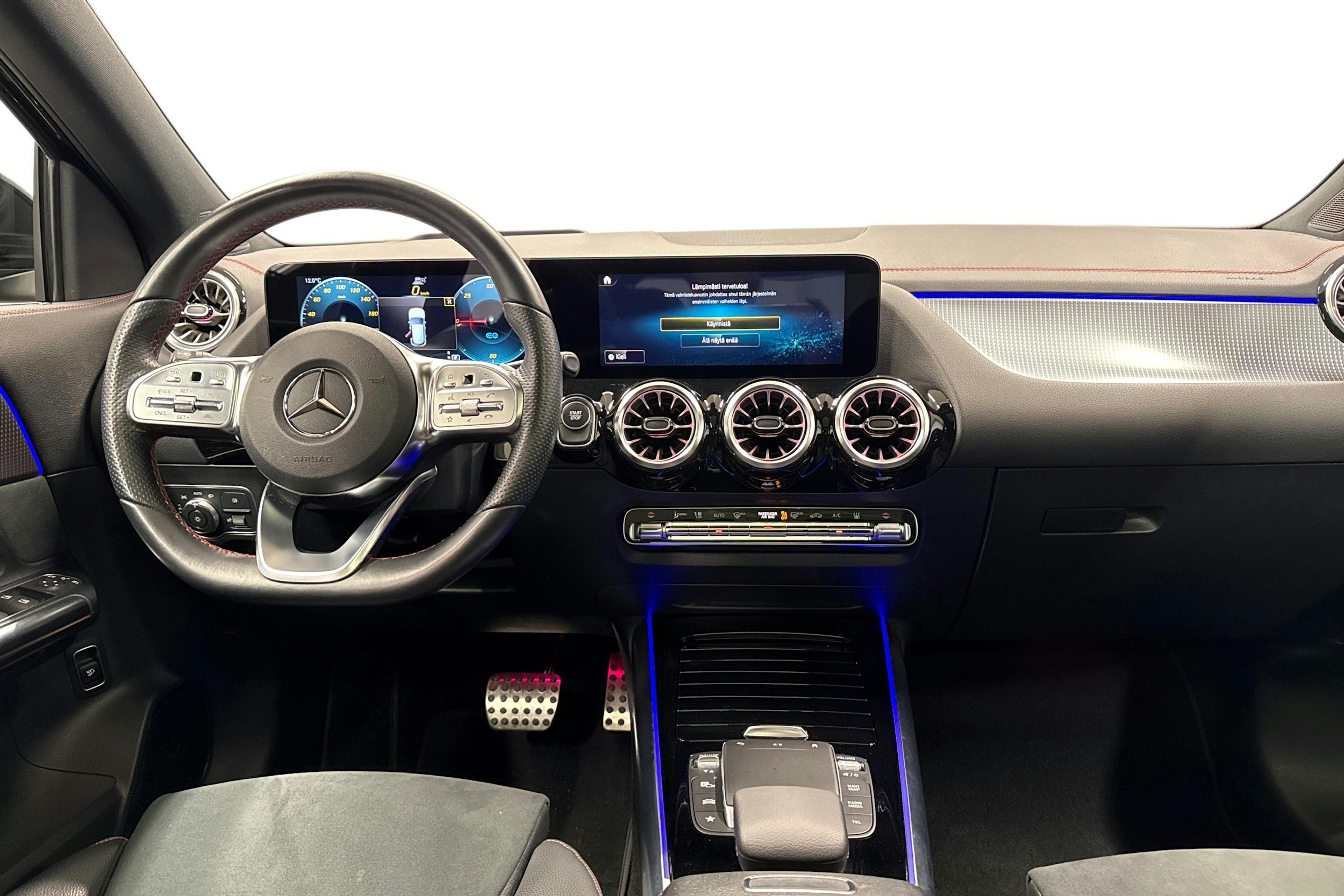 musta Mercedes-Benz EQA 2022 kuva 7.