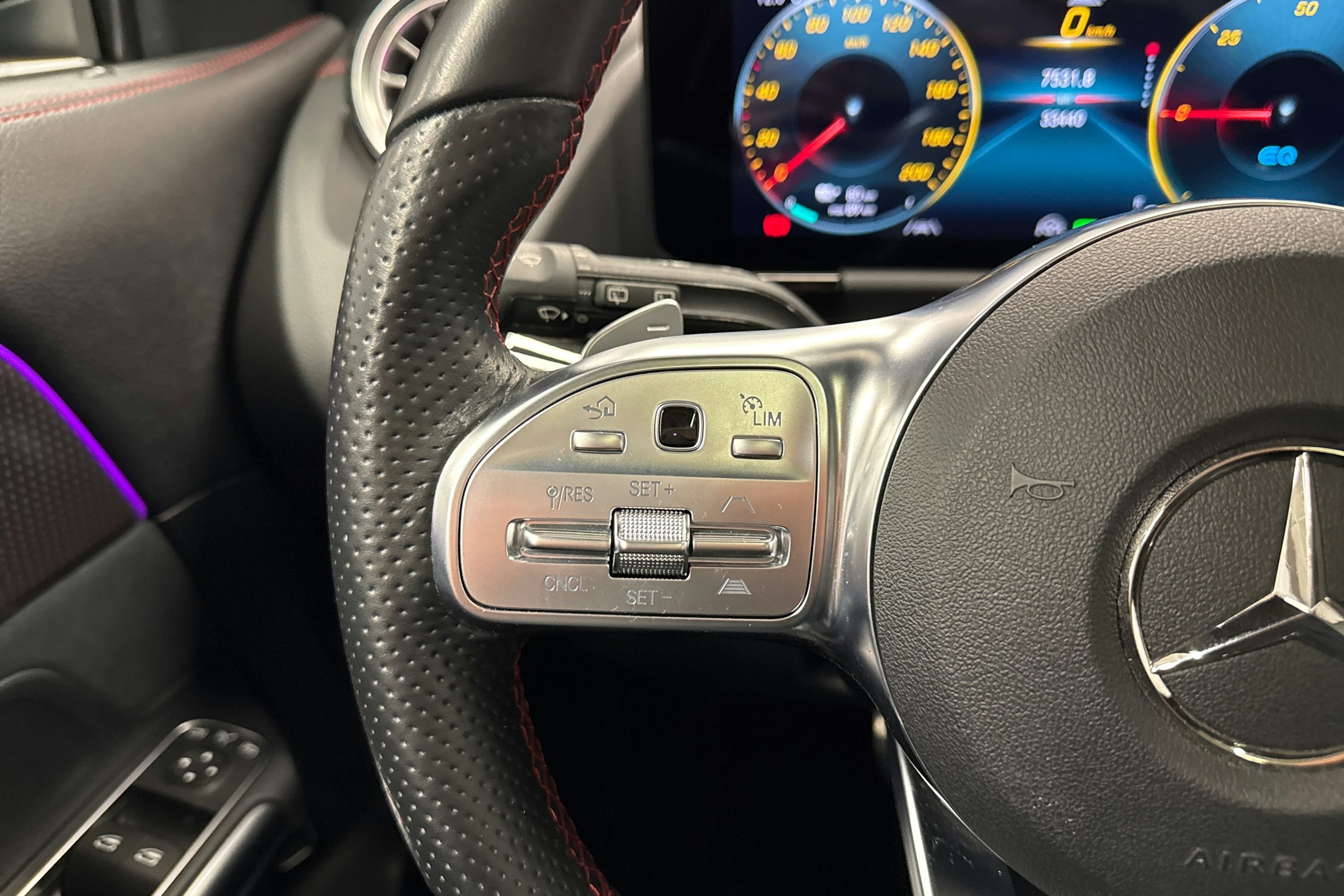 musta Mercedes-Benz EQA 2022 kuva 11.