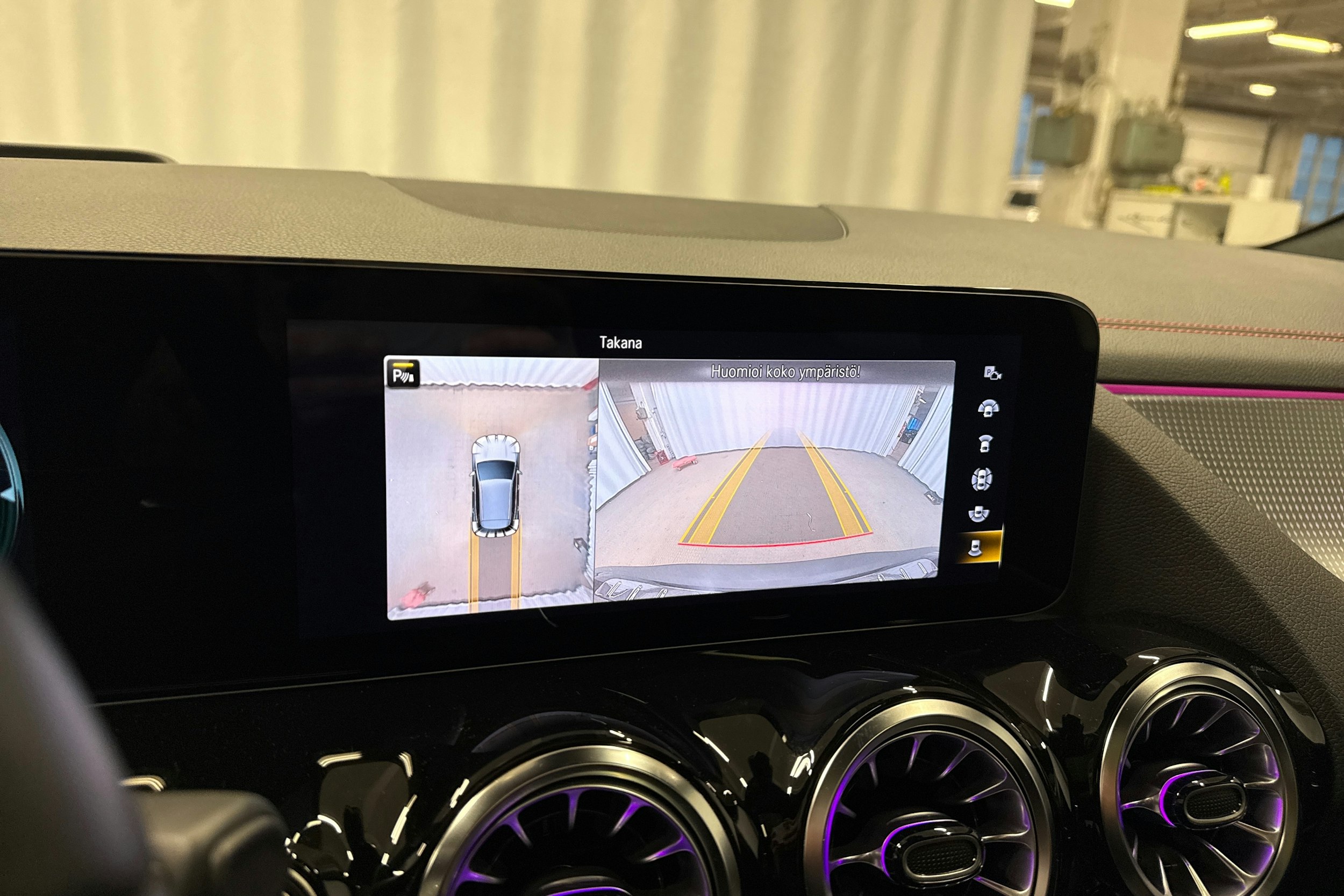 musta Mercedes-Benz EQA 2022 kuva 17.