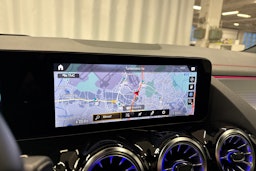 musta Mercedes-Benz EQA 2022 kuva 18.