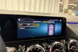 musta Mercedes-Benz EQA 2022 kuva 20.