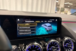 musta Mercedes-Benz EQA 2022 kuva 22.