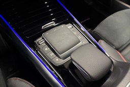 musta Mercedes-Benz EQA 2022 kuva 25.