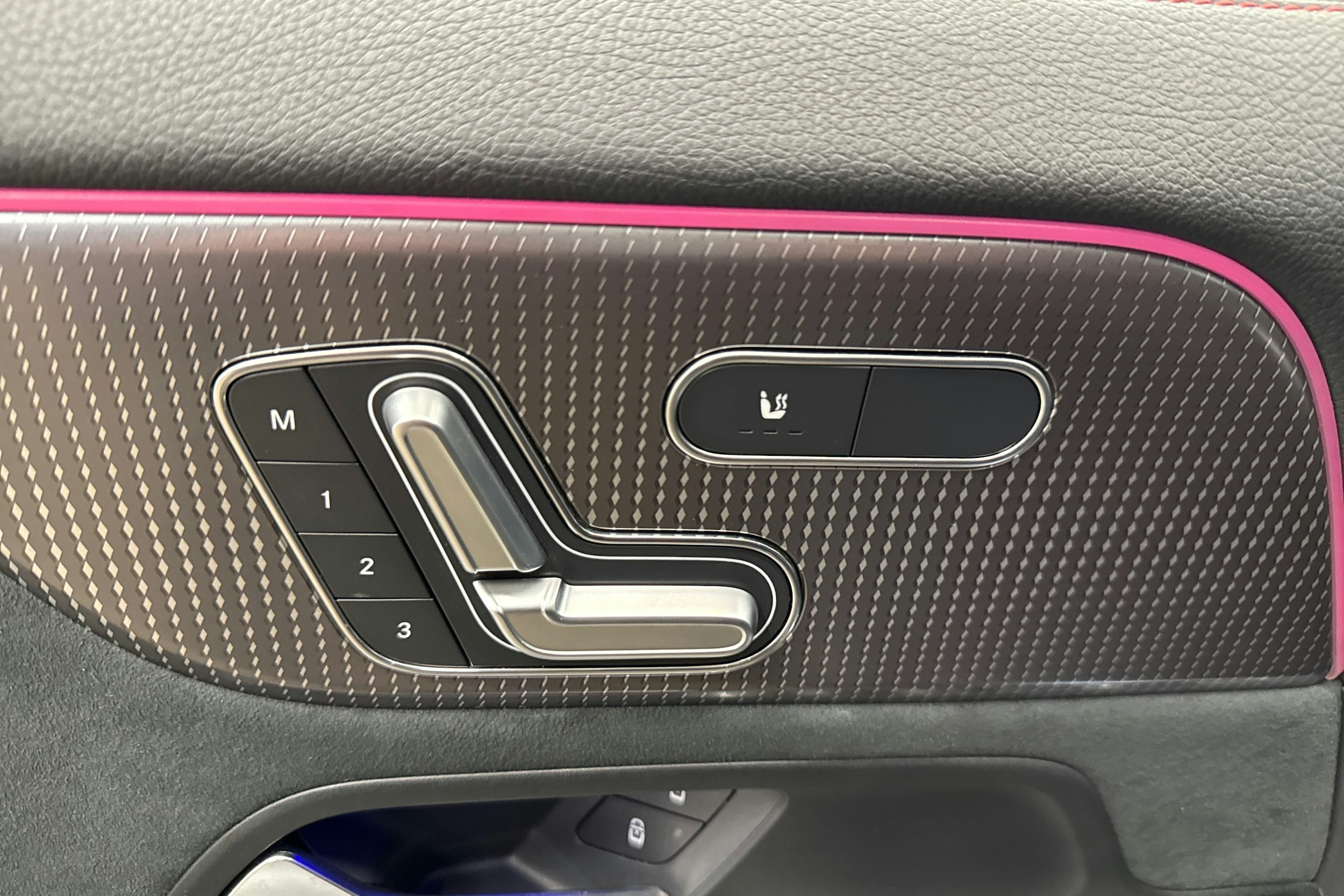 musta Mercedes-Benz EQA 2022 kuva 29.