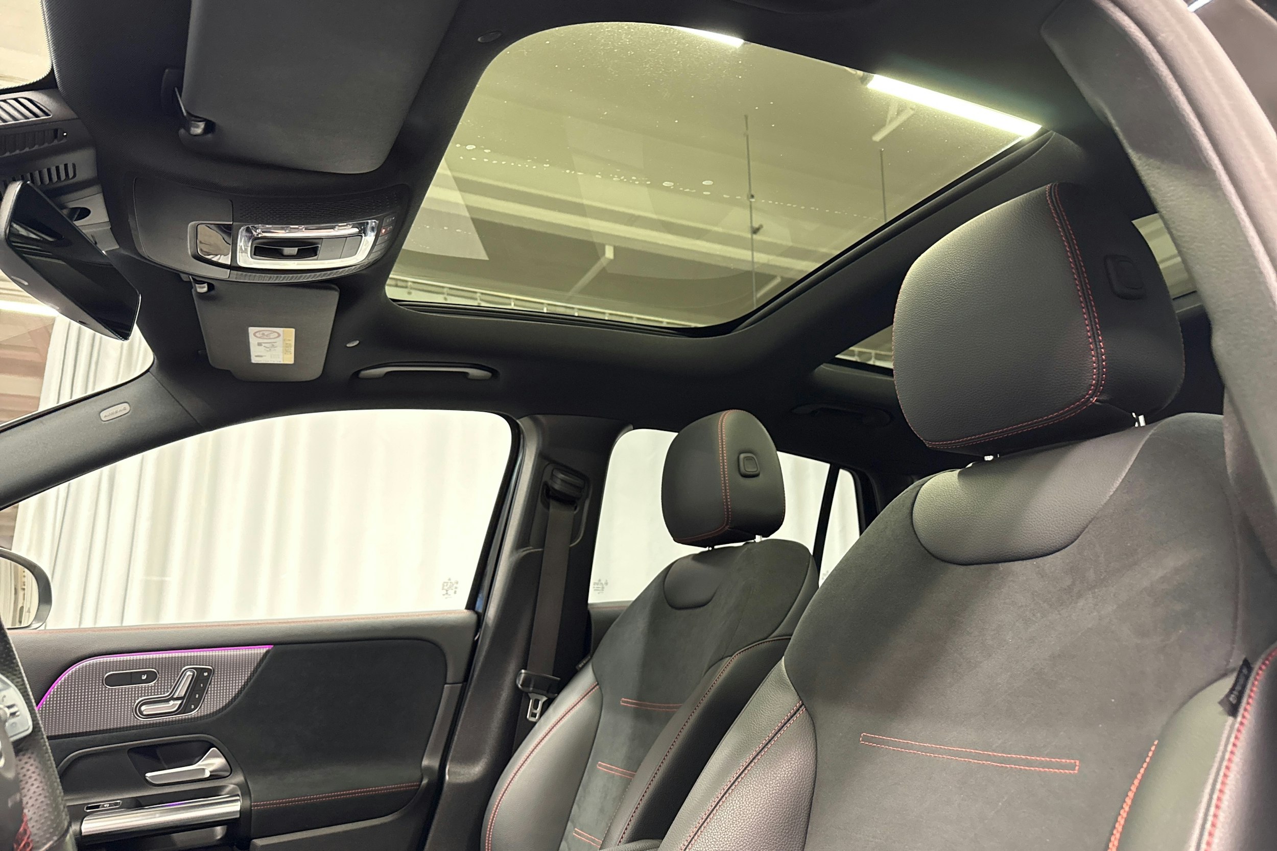 musta Mercedes-Benz EQA 2022 kuva 30.