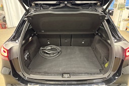 musta Mercedes-Benz EQA 2022 kuva 31.