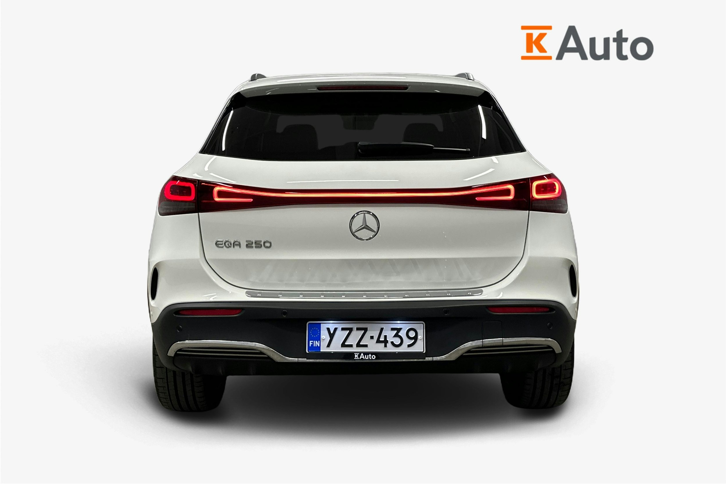 valkoinen Mercedes-Benz EQA 2022 kuva 3.