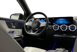 valkoinen Mercedes-Benz EQA 2022 kuva 9.
