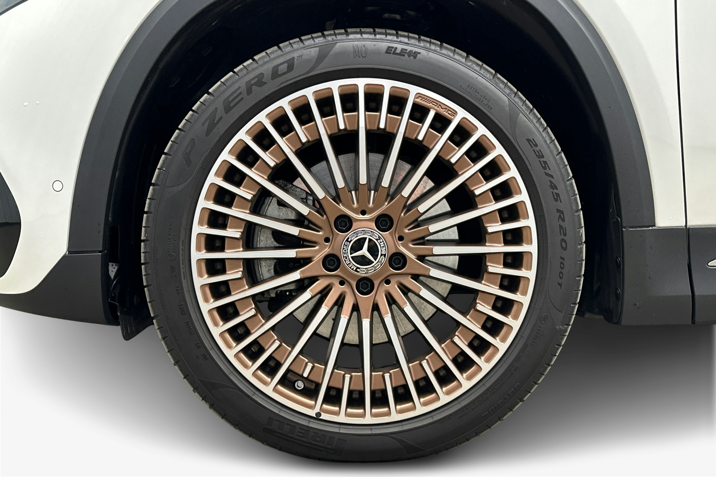 valkoinen Mercedes-Benz EQA 2022 kuva 11.
