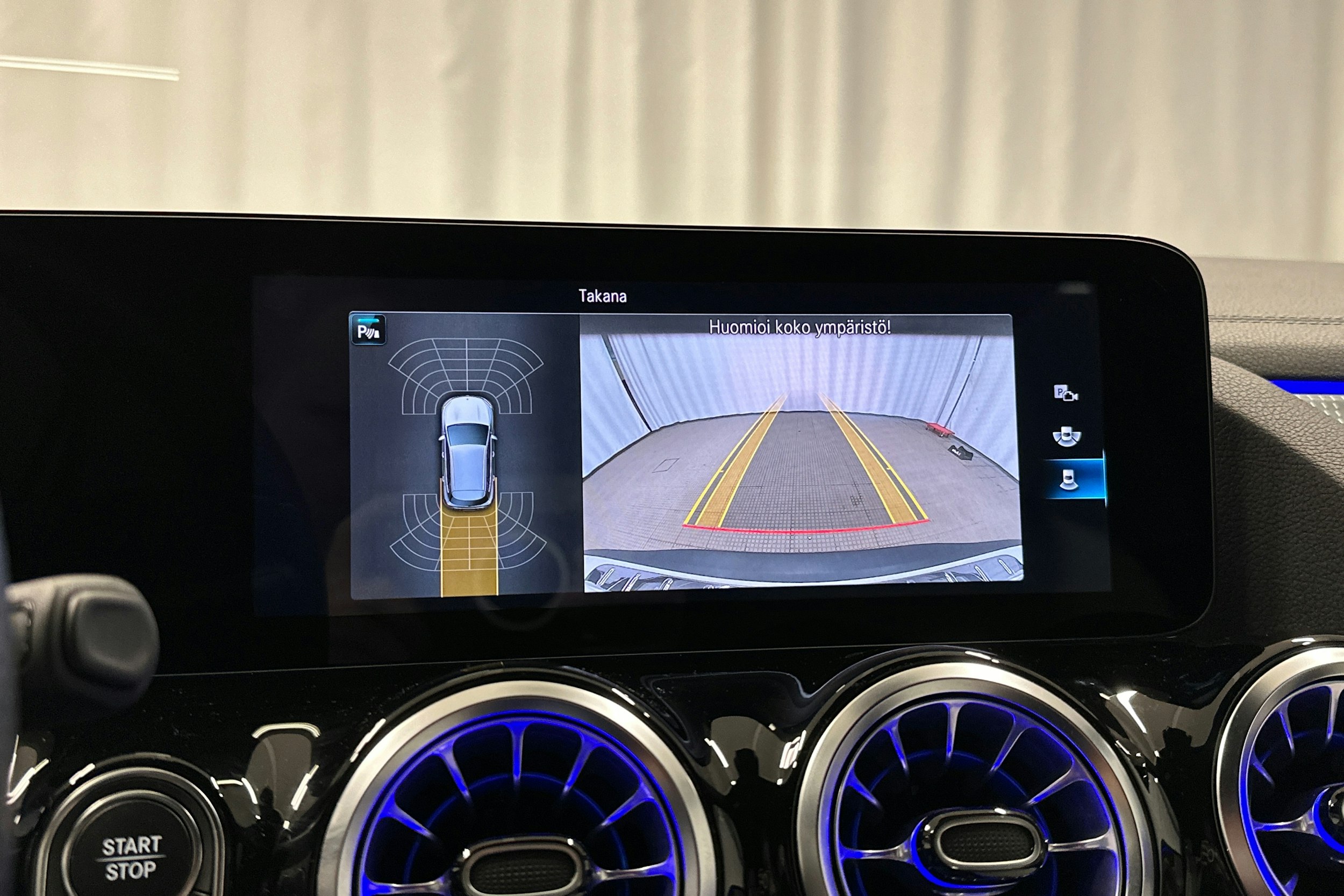 valkoinen Mercedes-Benz EQA 2022 kuva 19.