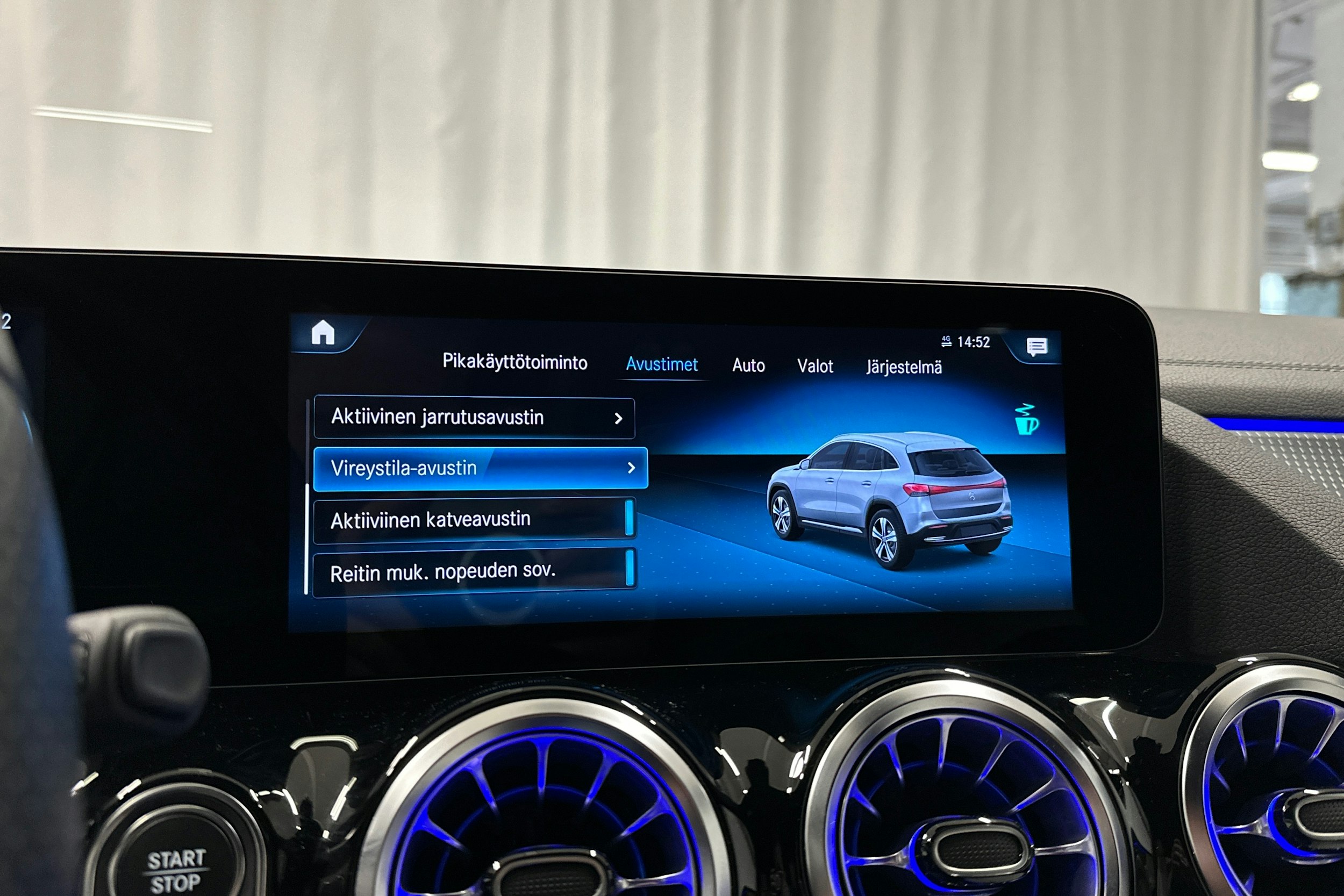 valkoinen Mercedes-Benz EQA 2022 kuva 22.