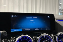 valkoinen Mercedes-Benz EQA 2022 kuva 23.