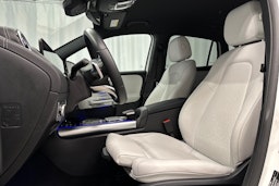 valkoinen Mercedes-Benz EQA 2022 kuva 27.