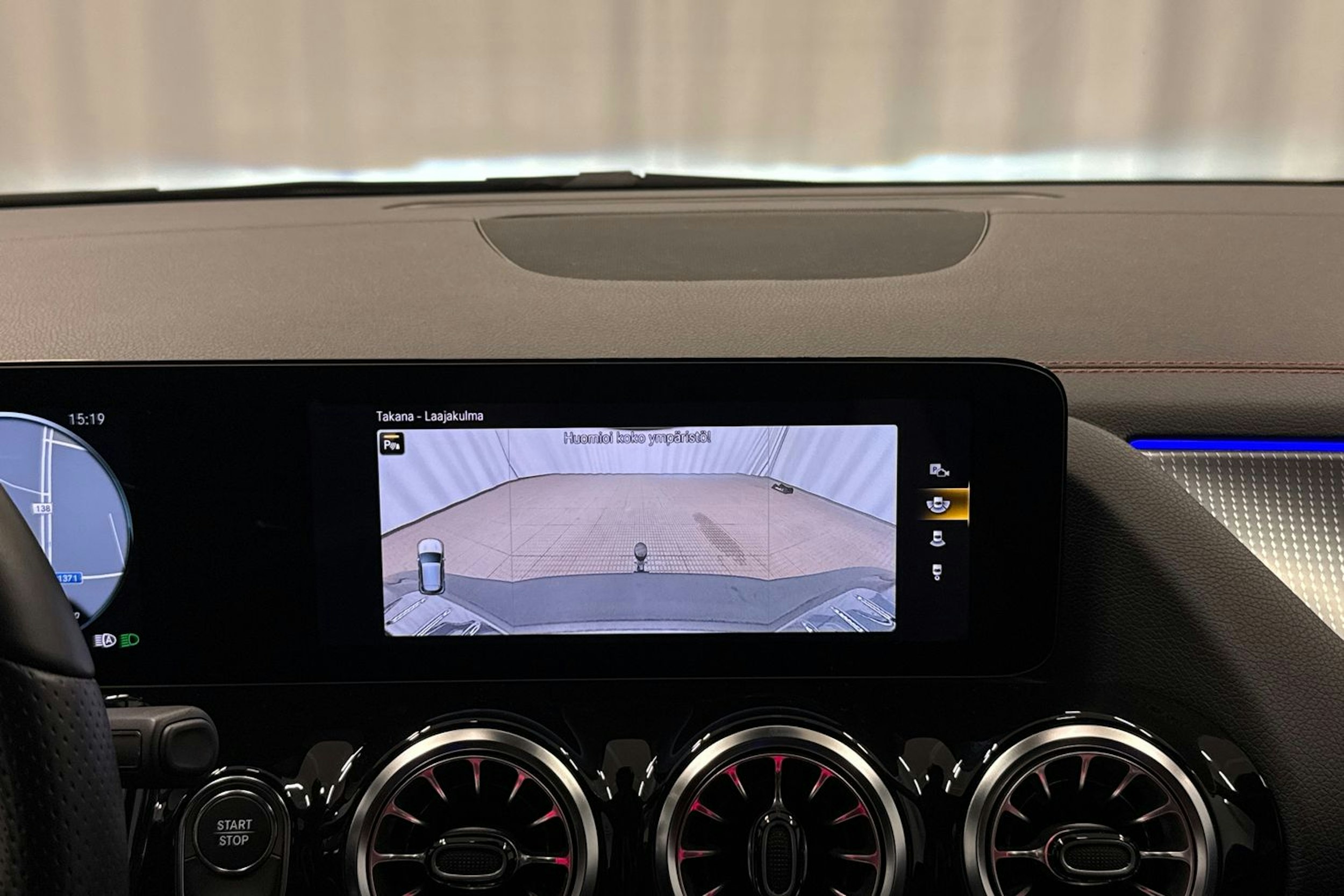 harmaa Mercedes-Benz EQA 2022 kuva 22.