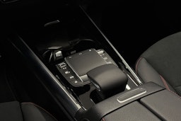 harmaa Mercedes-Benz EQA 2022 kuva 28.