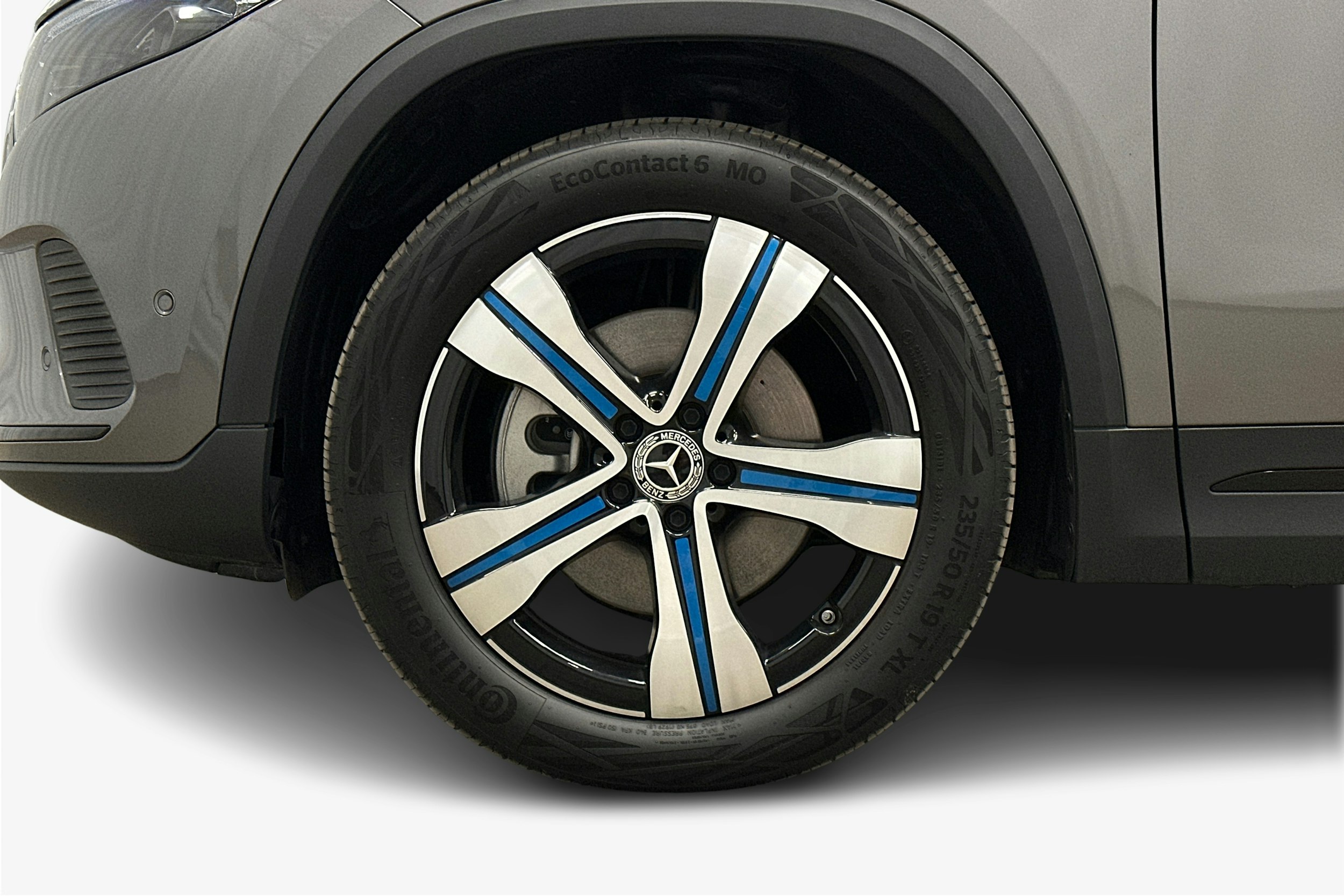 harmaa Mercedes-Benz EQA 2023 kuva 11.