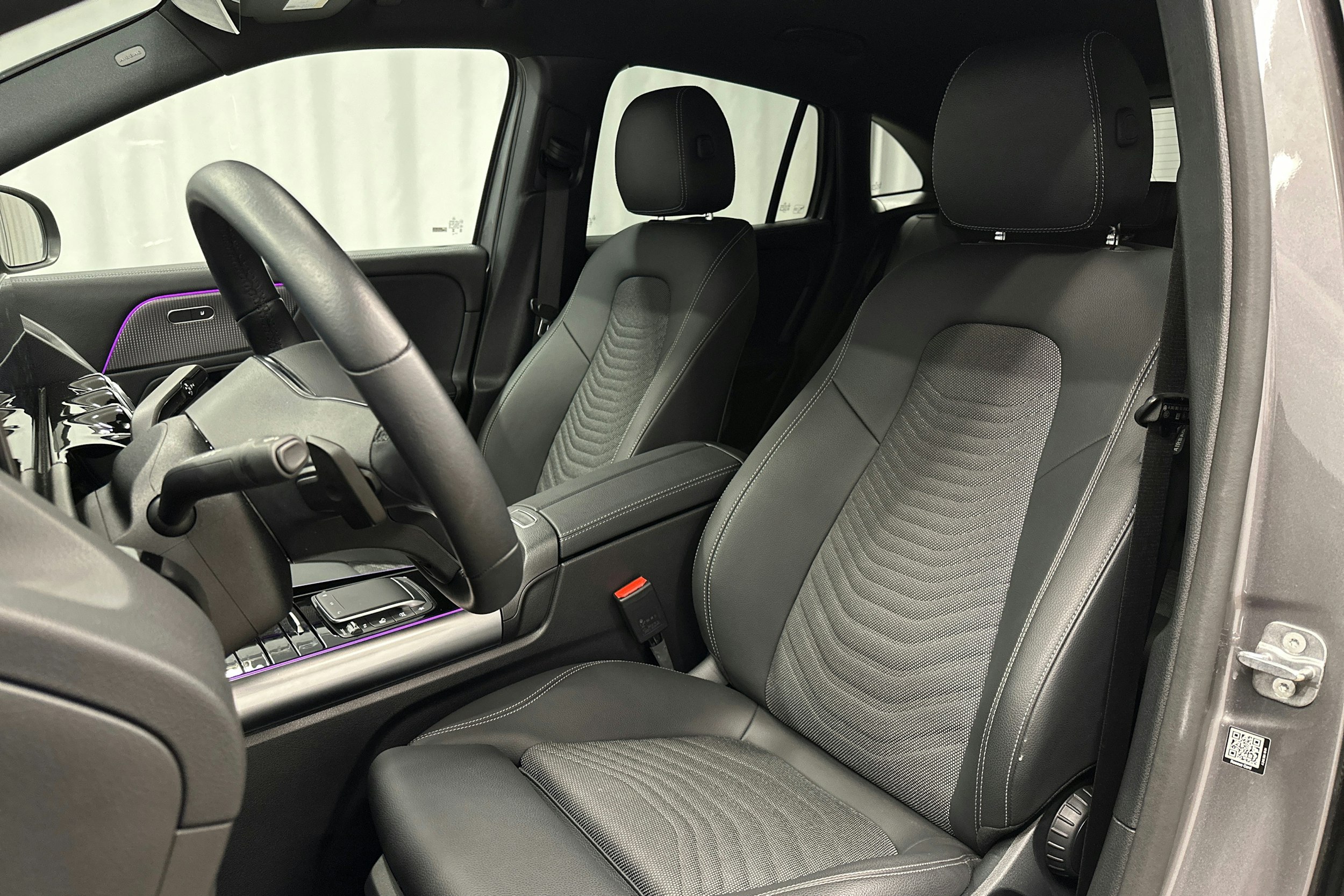 harmaa Mercedes-Benz EQA 2023 kuva 16.