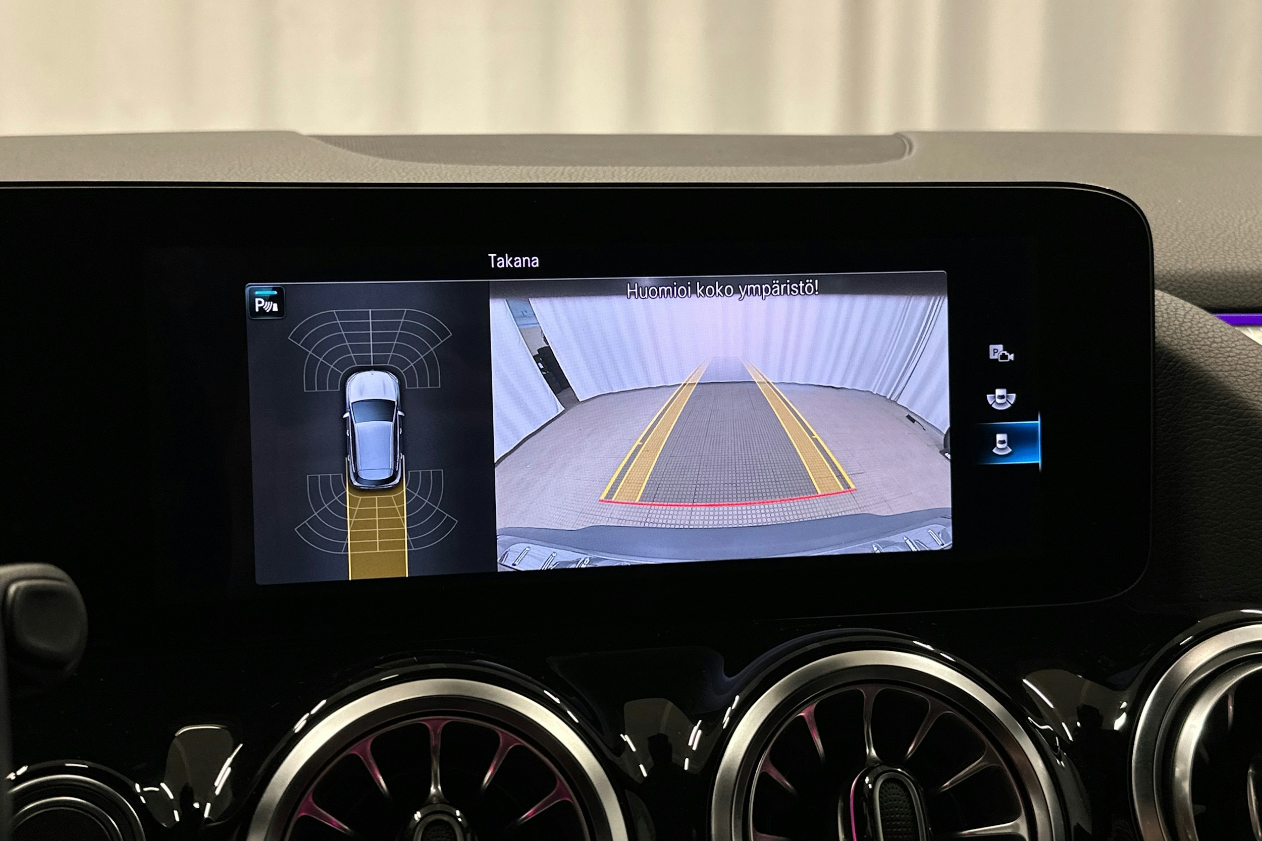 harmaa Mercedes-Benz EQA 2023 kuva 28.